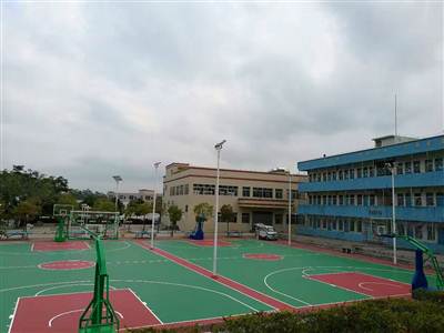 陽(yáng)江市陽(yáng)東新雞山中學(xué)